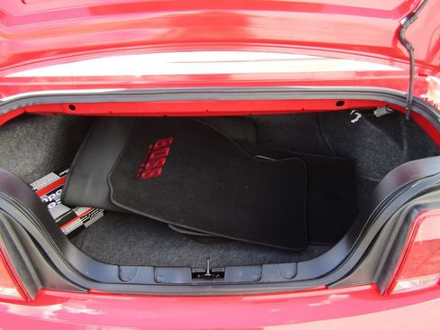 Used 2006 Ford Mustang GT RWD image 14