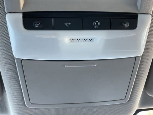 Used 2023 Nissan Rogue S image 27