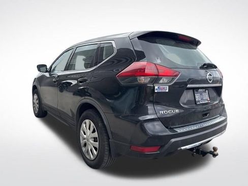 Used 2020 Nissan Rogue S image 2
