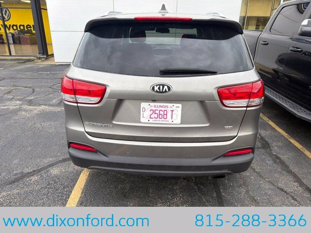 Used 2016 Kia Sorento FWD w/ LX Convenience Package image 4