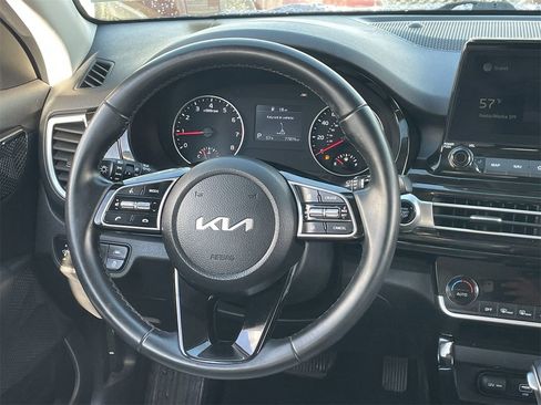 Used 2022 Kia Seltos EX image 13