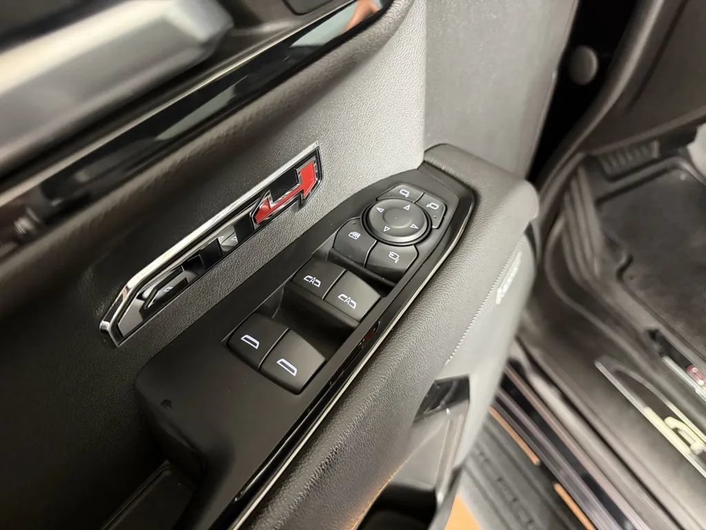 Used 2022 GMC Sierra 1500 AT4 w/ AT4 Premium Package AWD/4WD image 19