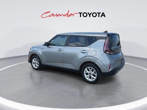 Used 2025 Kia Soul LX w/ LX Technology Package FWD image 6