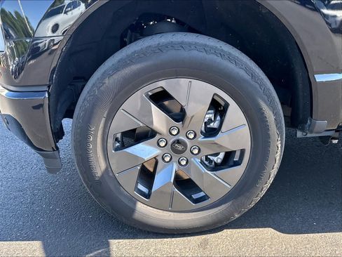 Used 2023 Ford F150 Lightning Lariat AWD/4WD image 33