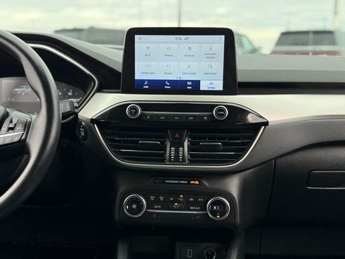 Certified 2020 Ford Escape SE image 26