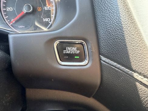 Used 2017 GMC Acadia SLE FWD image 8