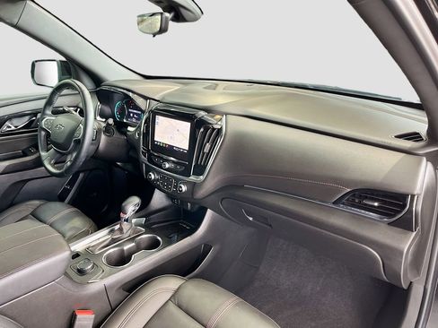 Used 2023 Chevrolet Traverse RS w/ LPO, Floor Liner Package FWD image 31