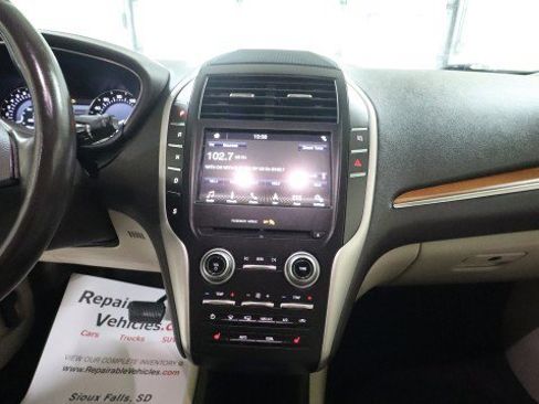 Used 2019 Lincoln MKC Select w/ Select Plus Package AWD/4WD image 12