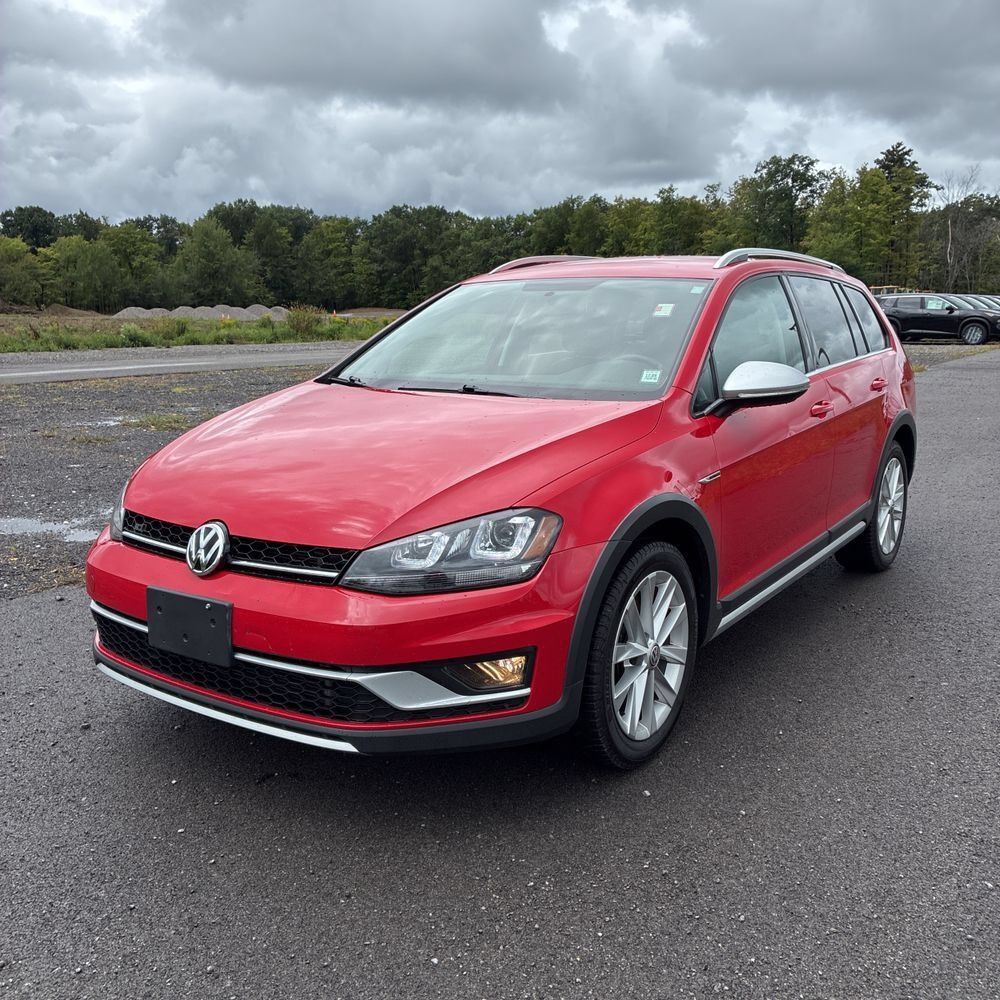 Used 2017 Volkswagen Golf Alltrack SE AWD/4WD image 2