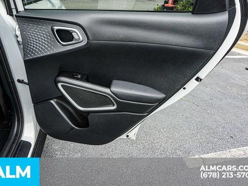 Used 2025 Kia Soul LX w/ LX Technology Package FWD image 51