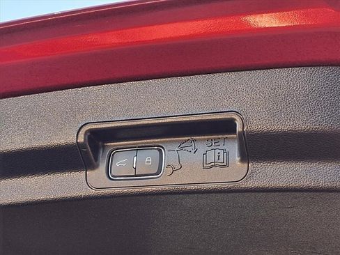 Used 2022 Ford Explorer Limited w/ Equipment Group 301A image 25