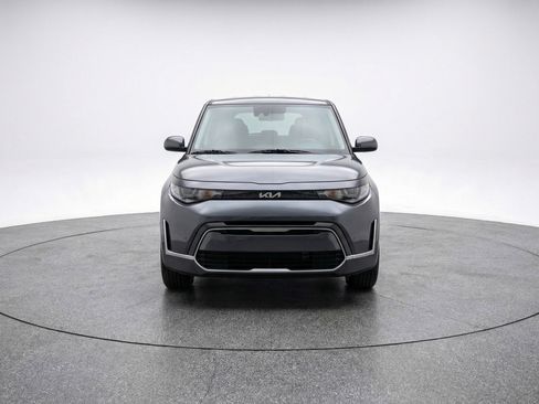 Used 2025 Kia Soul LX w/ LX Technology Package FWD image 2