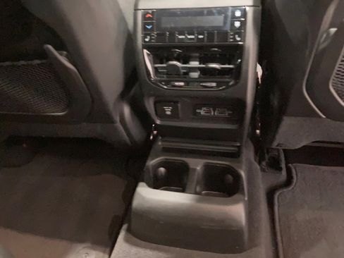 Used 2022 Jeep Grand Cherokee L Limited image 8