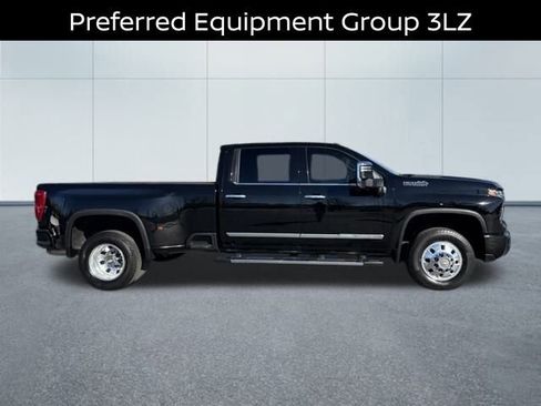 Used 2025 Chevrolet Silverado 3500 High Country w/ High Country Premium Package image 2