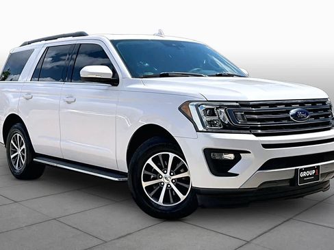 Used 2018 Ford Expedition XLT w/ Equipment Group 202A RWD image 3