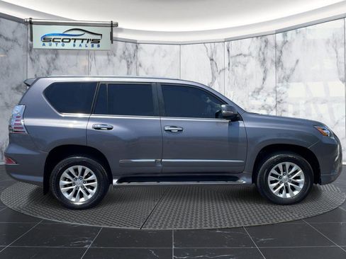 Used 2019 Lexus GX 460 image 9