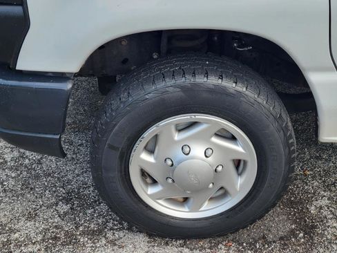 Used 2013 Ford E-150 and Econoline 150 w/ Insulation Pkg RWD image 11
