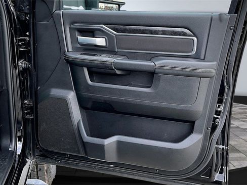 Used 2024 RAM 2500 Big Horn w/ Sport Appearance Package image 26