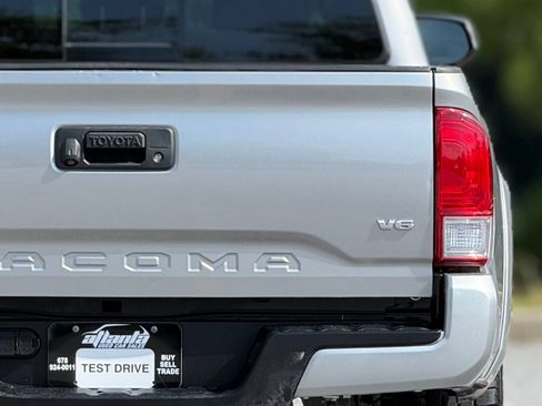 Used 2017 Toyota Tacoma TRD Sport w/ Tow Package RWD image 17