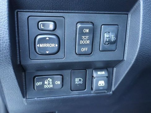 Used 2019 Toyota Tundra SR5 w/ SR5 Upgrade Package image 26