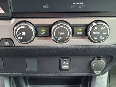 Used 2019 Toyota Tacoma SR5 image 13