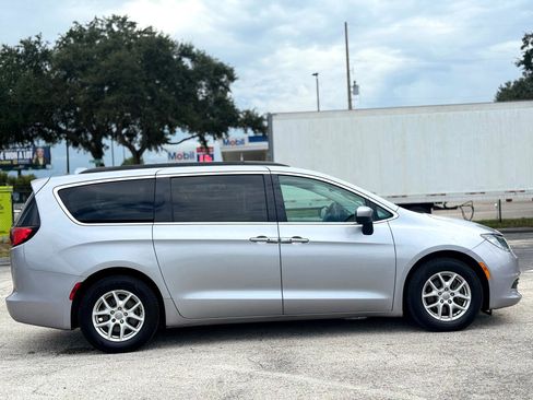 Used 2020 Chrysler Voyager Lxi image 6