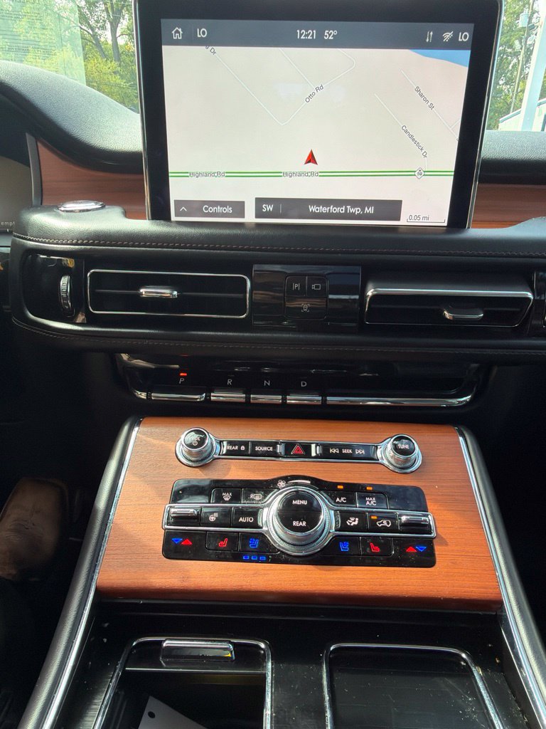 Used 2020 Lincoln Aviator Reserve w/ Equipment Group 201A AWD/4WD image 26