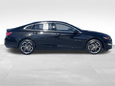 Used 2022 Chevrolet Malibu LT w/ Leather Package image 2