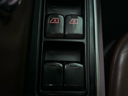 Used 2019 Nissan Titan Platinum Reserve image 41