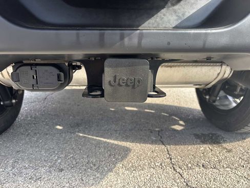 Used 2022 Jeep Wrangler Unlimited Sahara w/ Cold Weather Group image 10