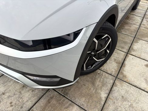 Used 2024 Hyundai Ioniq 5 SE image 2