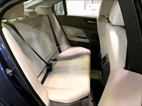 Used 2017 Jaguar XE Premium image 19