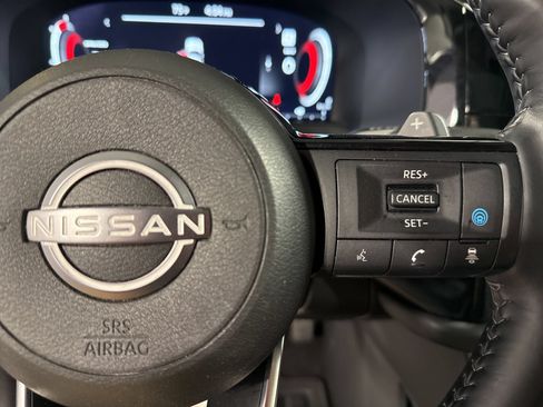 Used 2024 Nissan Pathfinder Platinum w/ Black Appearance Package AWD/4WD image 41