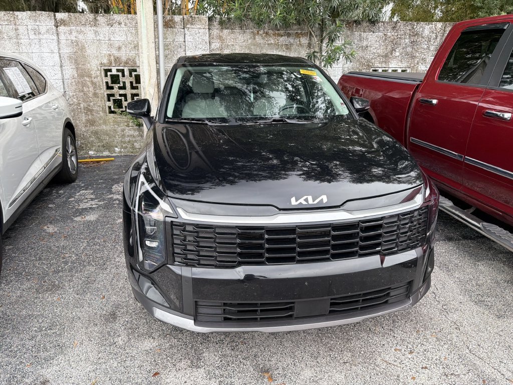 Certified 2026 Kia Sportage EX FWD image 2