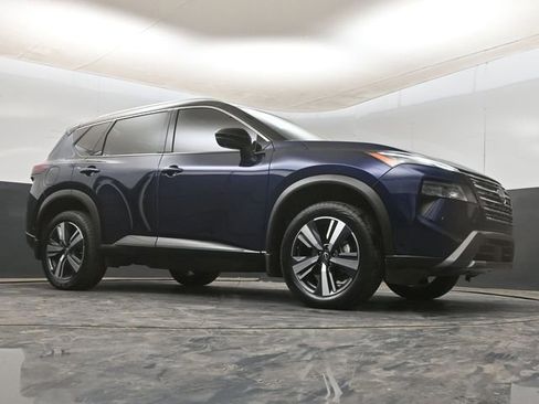 Used 2025 Nissan Rogue SL image 13