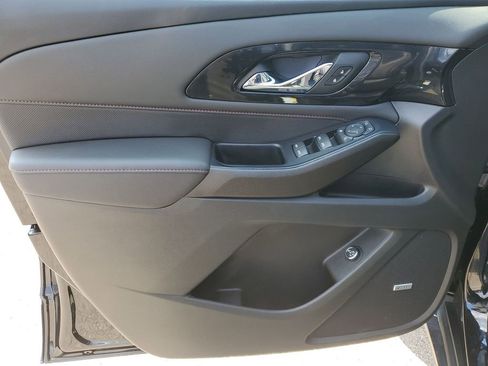 Used 2023 Chevrolet Traverse RS w/ LPO, Floor Liner Package image 28