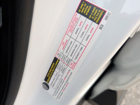 Used 2024 Nissan Rogue SV image 31