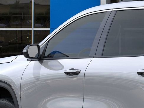 New 2026 Chevrolet Traverse LT image 13