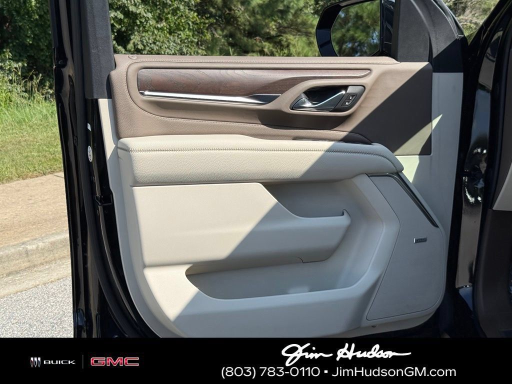 Used 2021 GMC Yukon XL Denali w/ Denali Premium Package AWD/4WD image 22