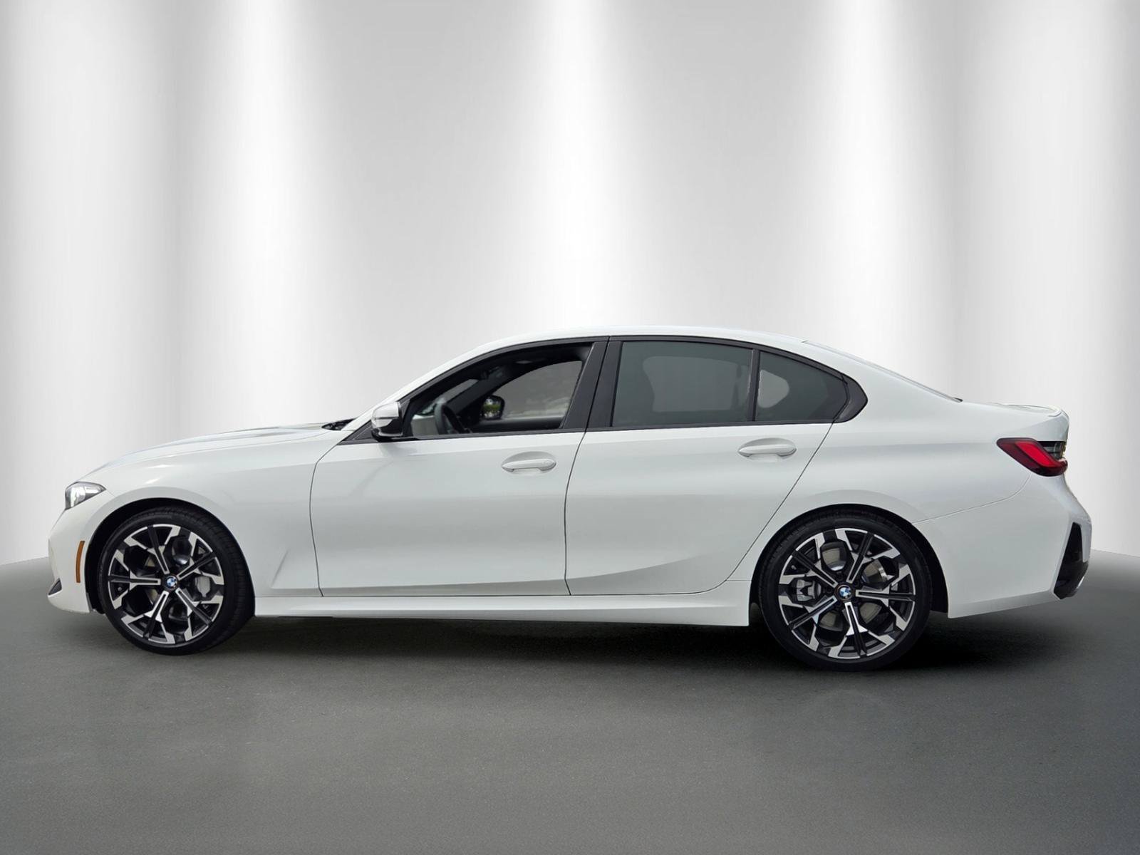 New 2026 BMW 330i Sedan w/ M Sport Package RWD image 4