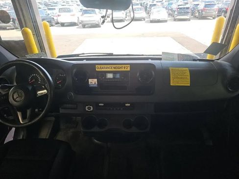 Used 2019 Mercedes-Benz Sprinter 144 image 5