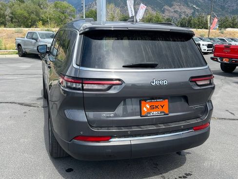 Used 2023 Jeep Grand Cherokee L Limited AWD/4WD image 11
