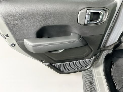 Used 2023 Jeep Wrangler Unlimited Sahara w/ Cold Weather Group AWD/4WD image 25