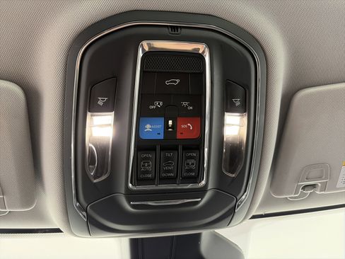 Used 2023 Jeep Grand Cherokee L Limited w/ Trailer Tow Group (B) image 38