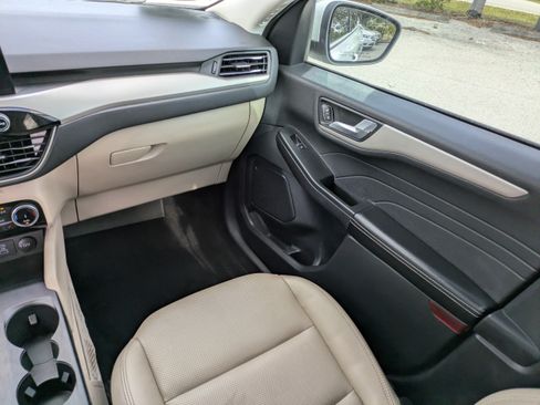 Used 2022 Ford Escape SEL FWD image 14
