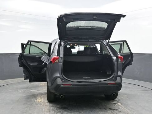 Used 2021 Toyota RAV4 LE w/ Carpet Mat Package (TMS) AWD/4WD image 48