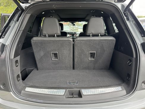 Used 2025 Cadillac XT6 Premium Luxury image 5