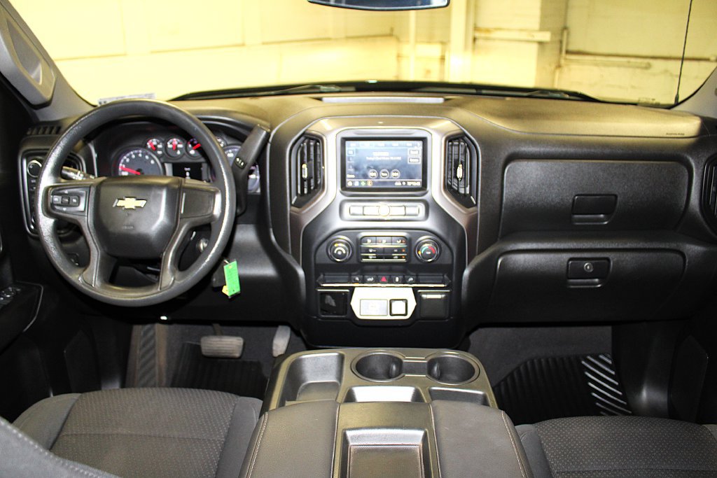 Used 2020 Chevrolet Silverado 1500 Custom w/ Custom Value Package AWD/4WD image 9