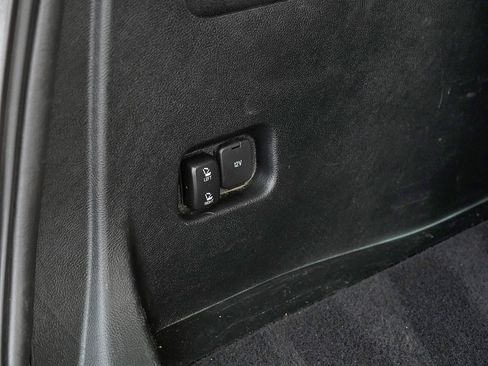 Used 2021 Ford Edge Titanium FWD image 25