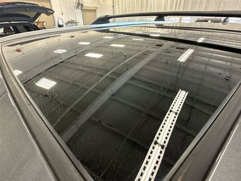 Used 2024 Toyota Highlander Platinum FWD image 22